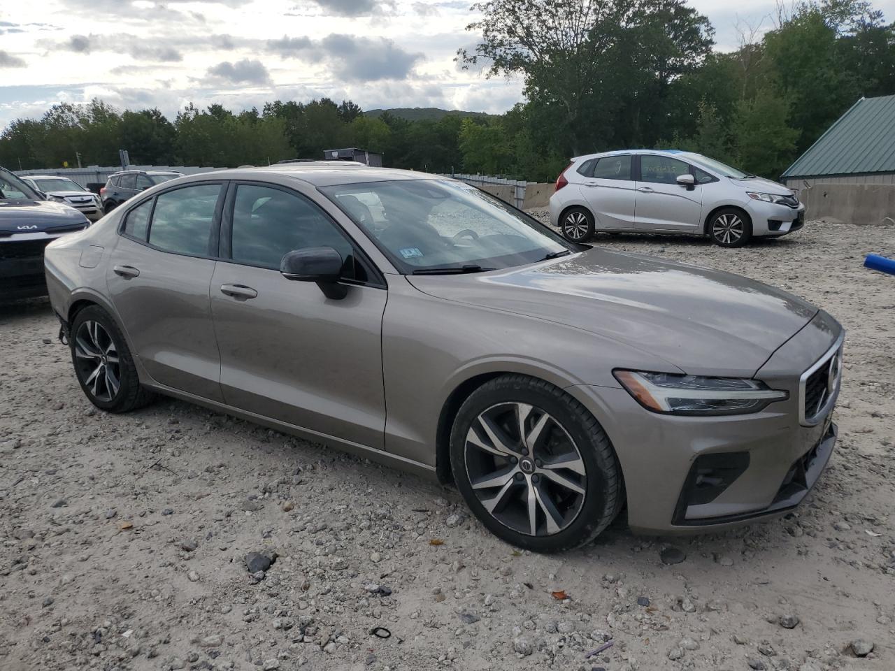 2019 VOLVO S60