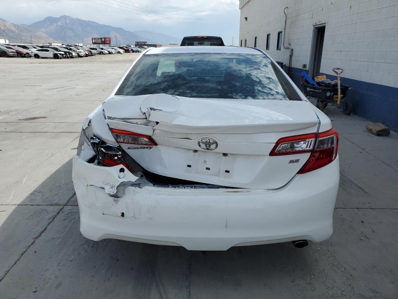 2014 TOYOTA CAMRY