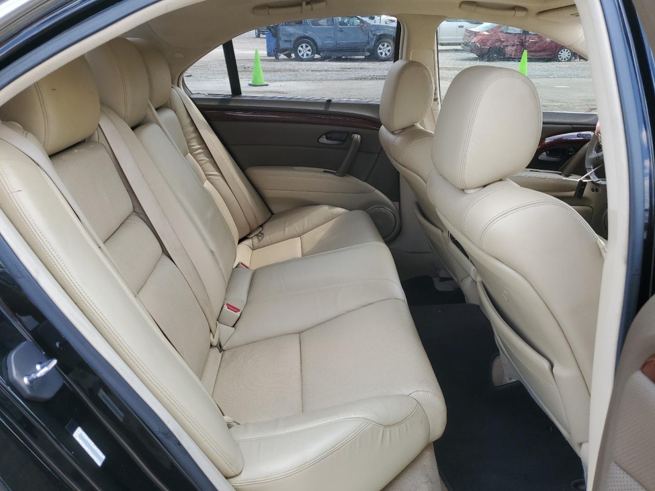 2010 ACURA RL