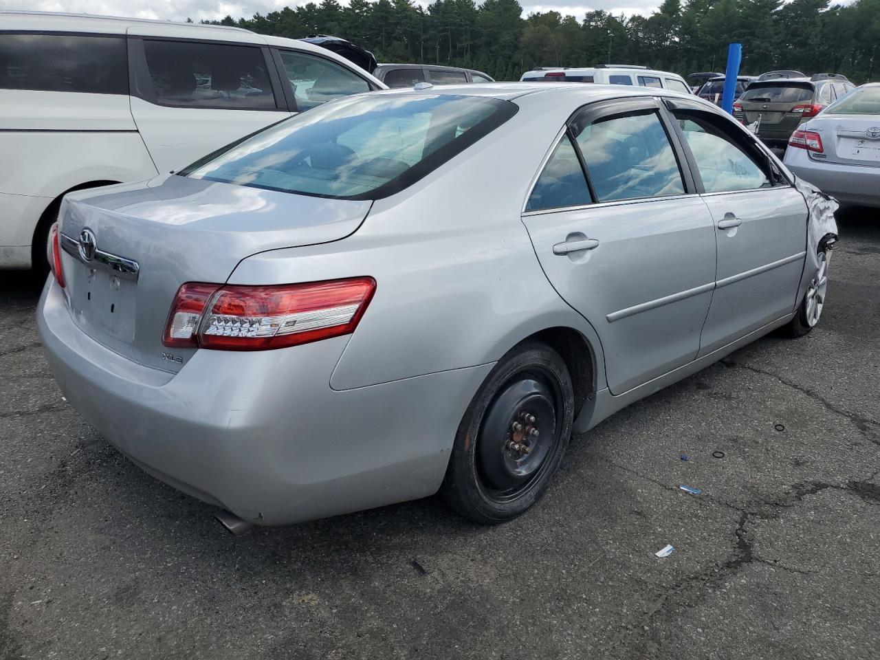 2011 TOYOTA CAMRY