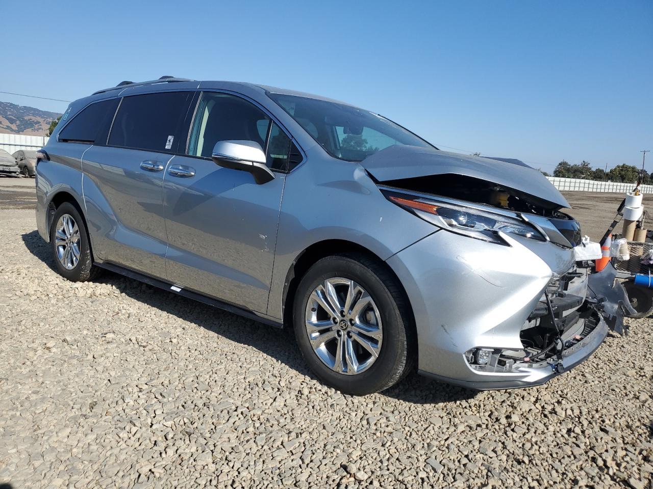 2022 TOYOTA SIENNA
