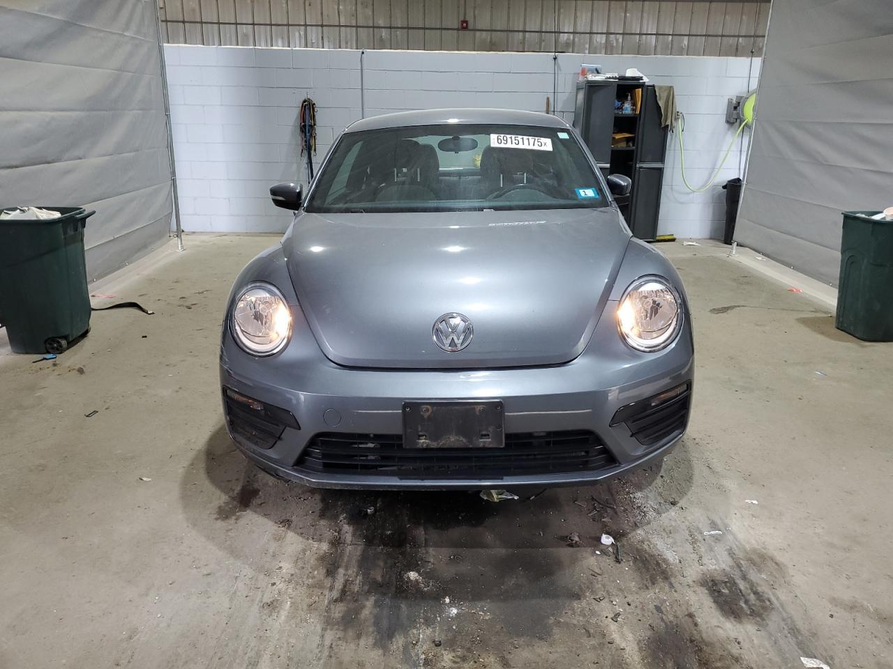 2017 VOLKSWAGEN Beetle