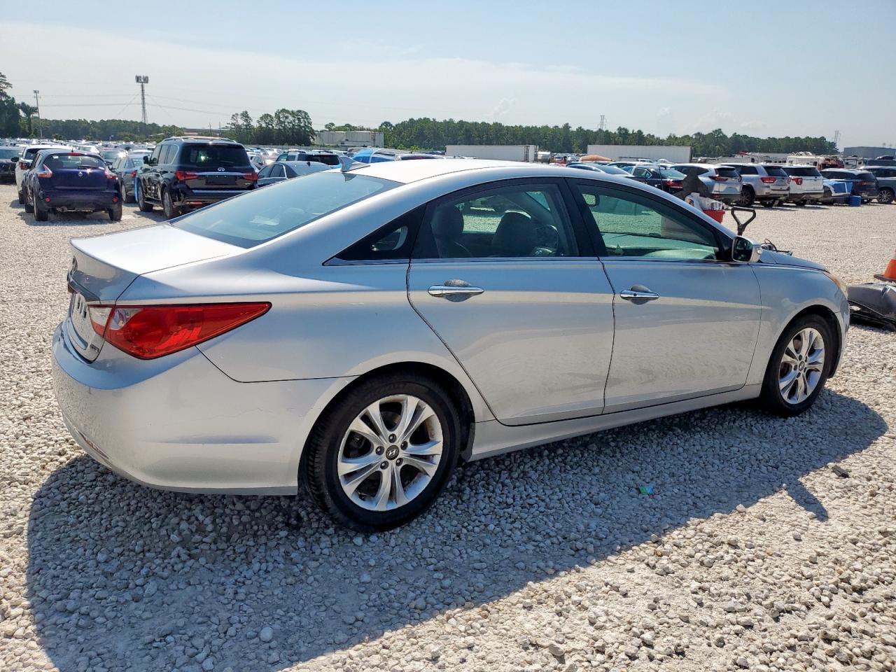 2011 HYUNDAI SONATA