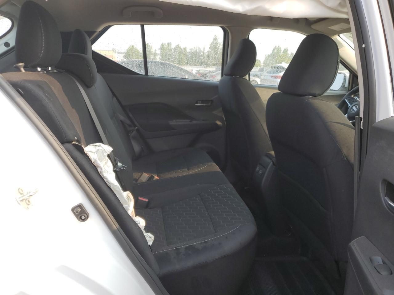 2025 NISSAN KICKS
