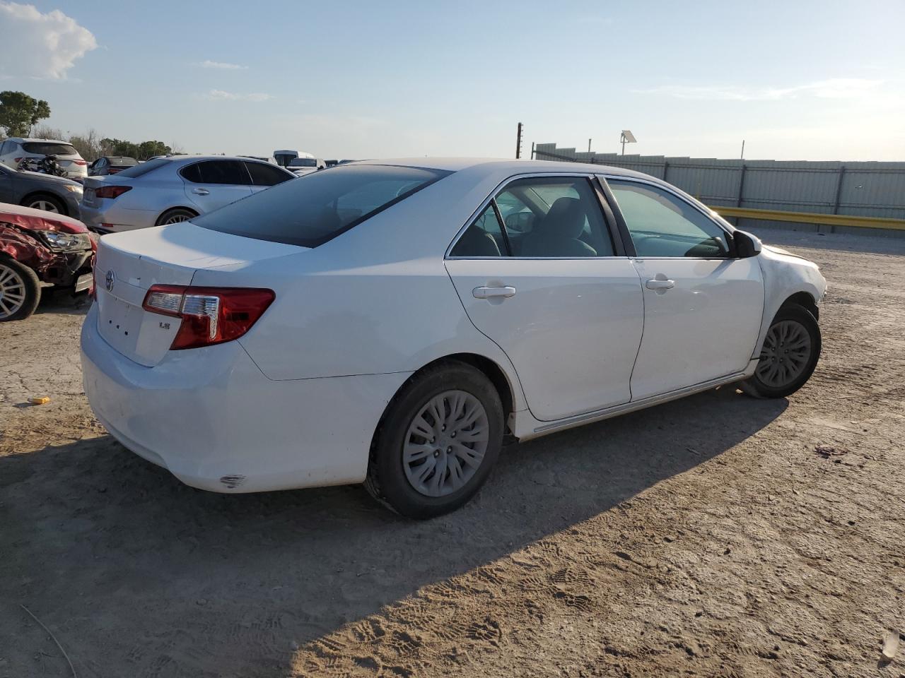 2014 TOYOTA CAMRY