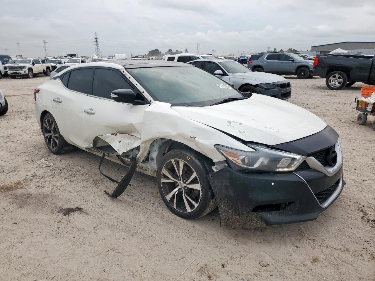 2017 NISSAN Maxima