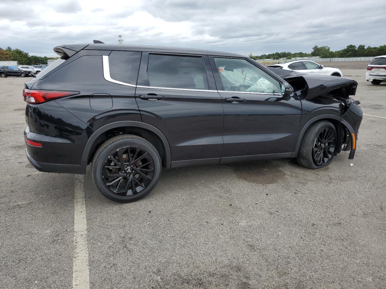 2023 MITSUBISHI outlander