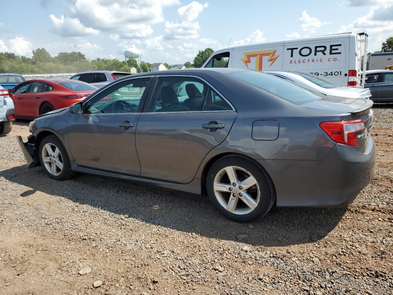 2014 TOYOTA CAMRY
