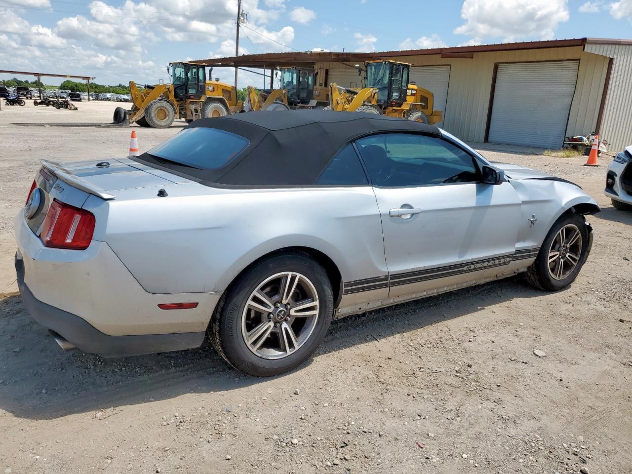 2011 FORD MUSTANG