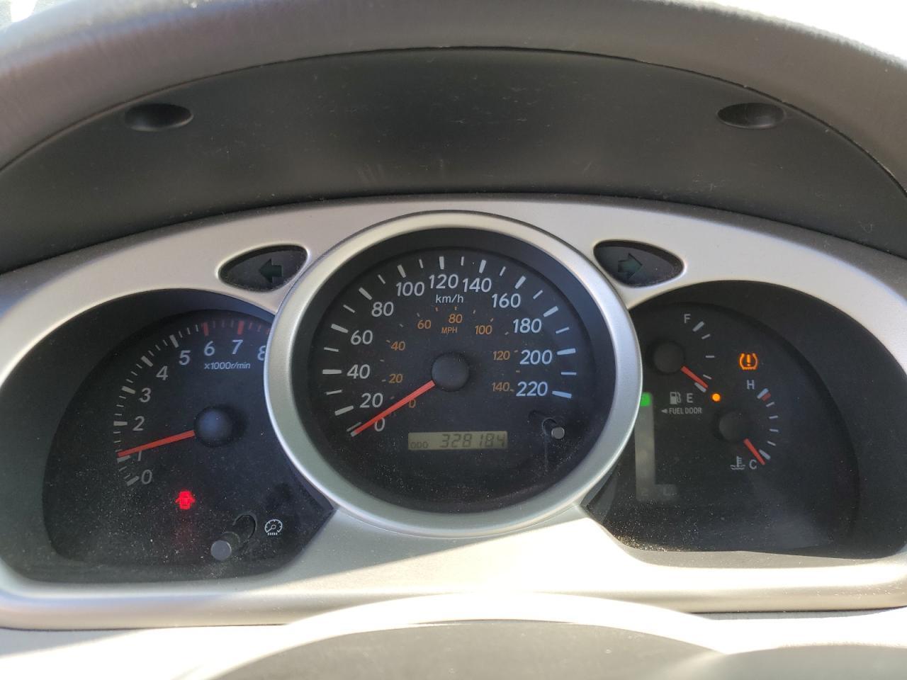2004 TOYOTA HIGHLANDER