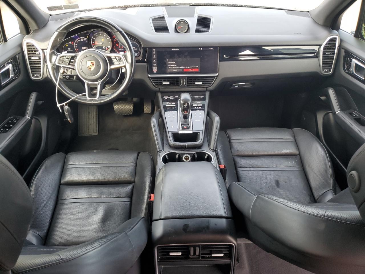 2019 PORSCHE CAYENNE