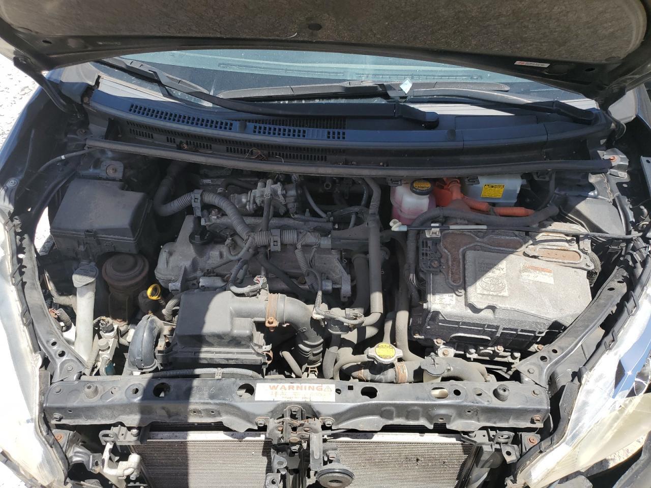2013 TOYOTA Prius c