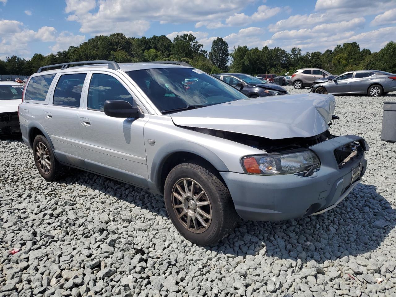 2004 VOLVO XC70