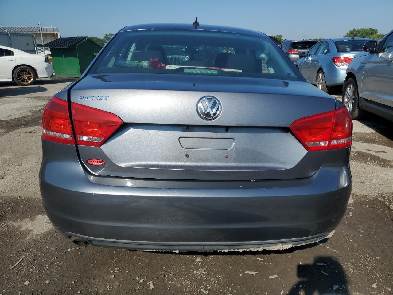 2014 VOLKSWAGEN Passat