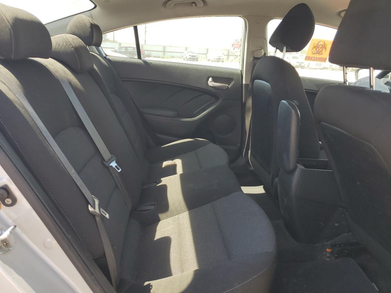 2017 KIA FORTE