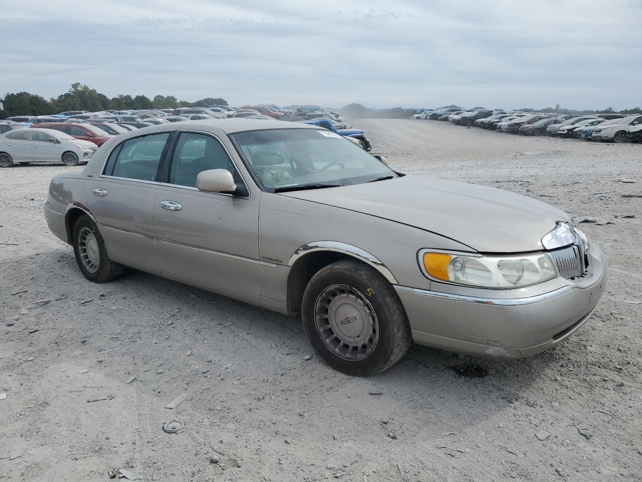 2000 LINCOLN Town Car