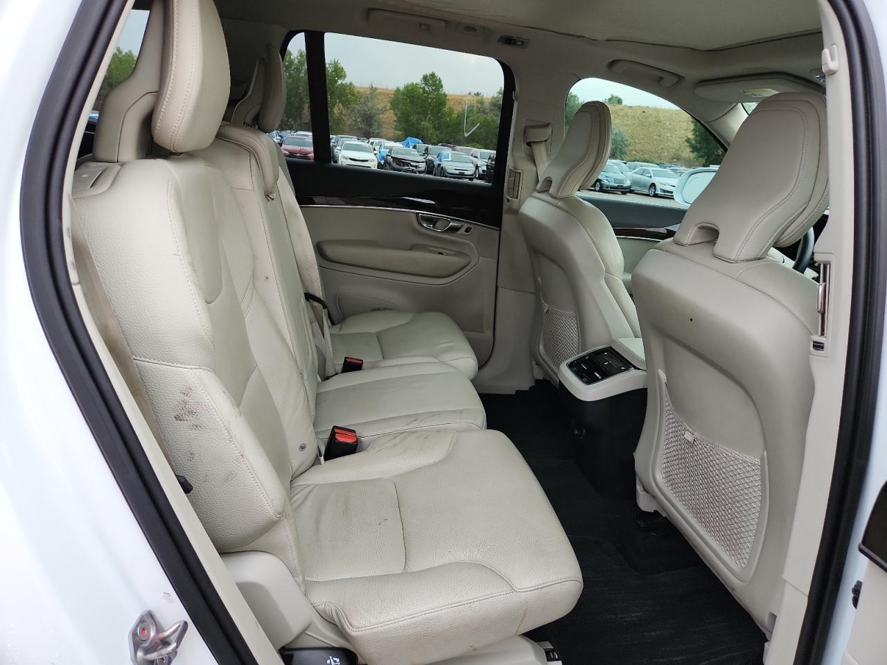 2019 VOLVO XC90
