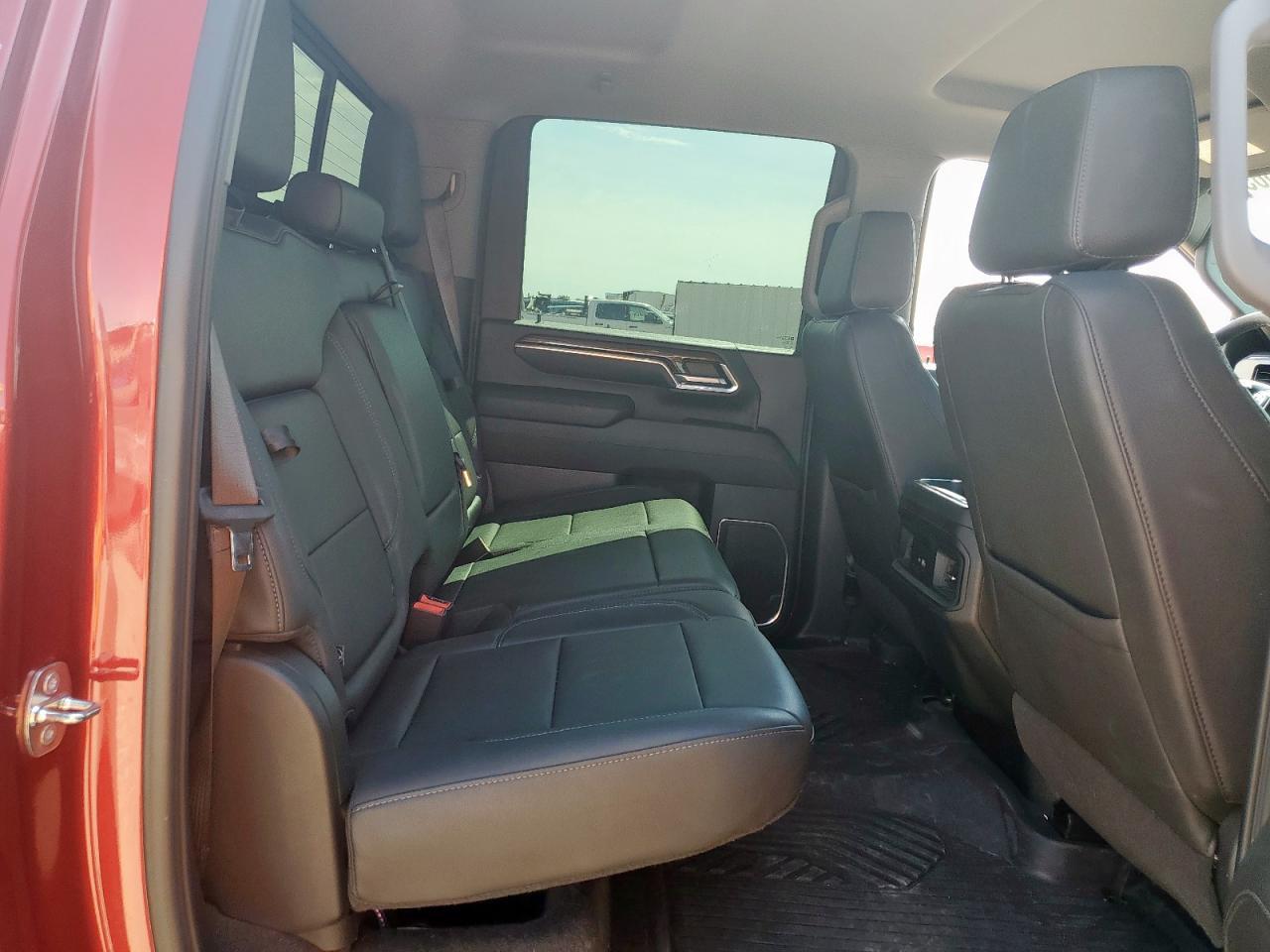 2024 CHEVROLET Silverado