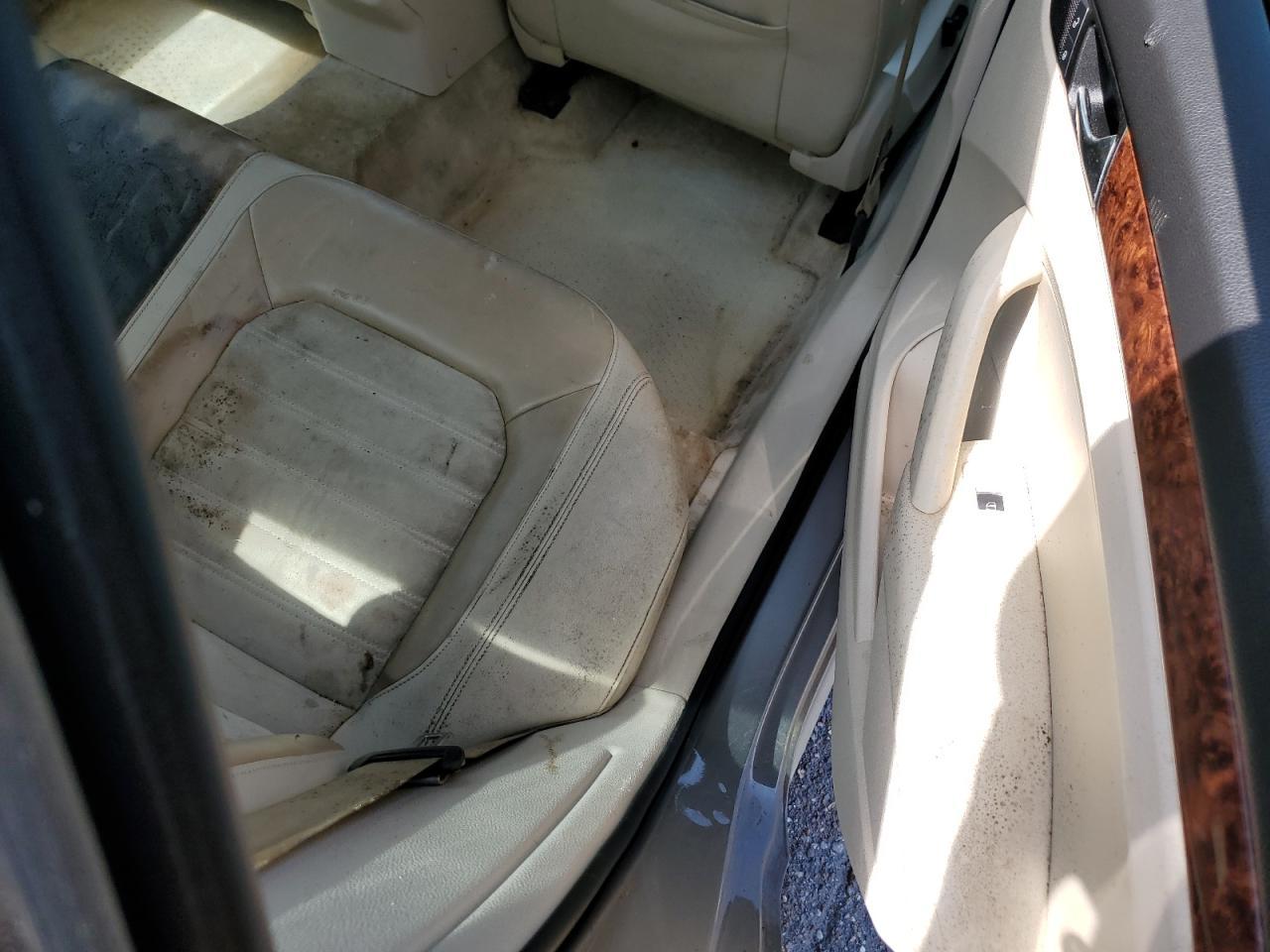 2013 VOLKSWAGEN Passat