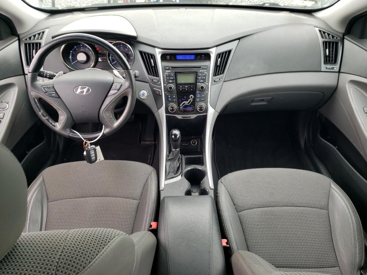 2011 HYUNDAI SONATA