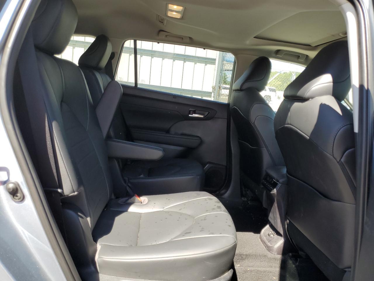 2021 TOYOTA HIGHLANDER