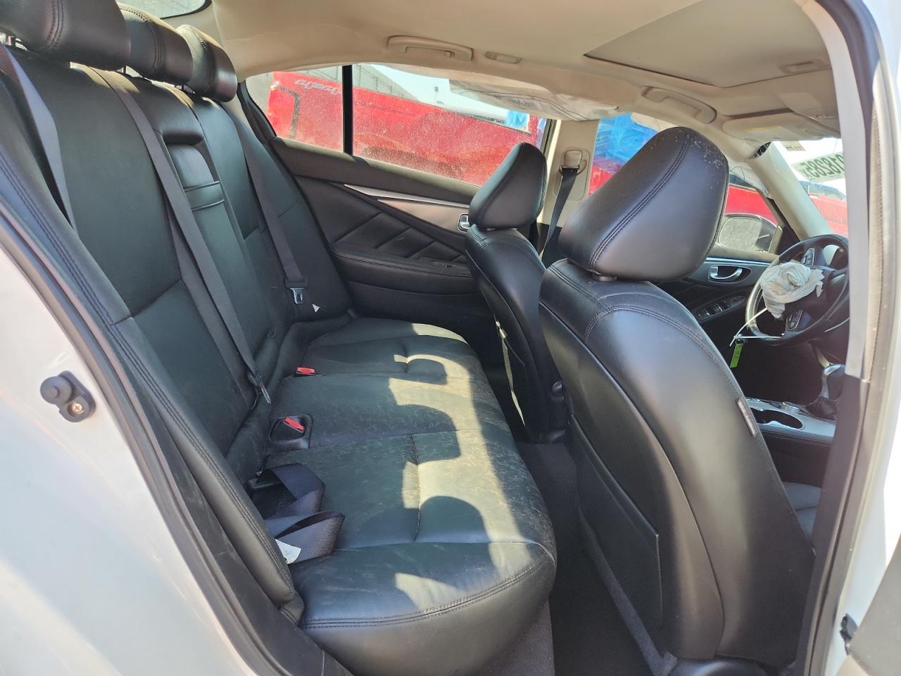 2015 INFINITI Q50