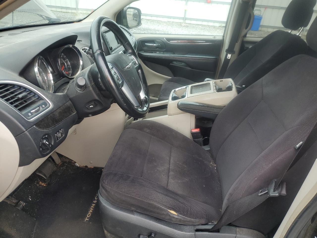 2011 CHRYSLER Town & Country