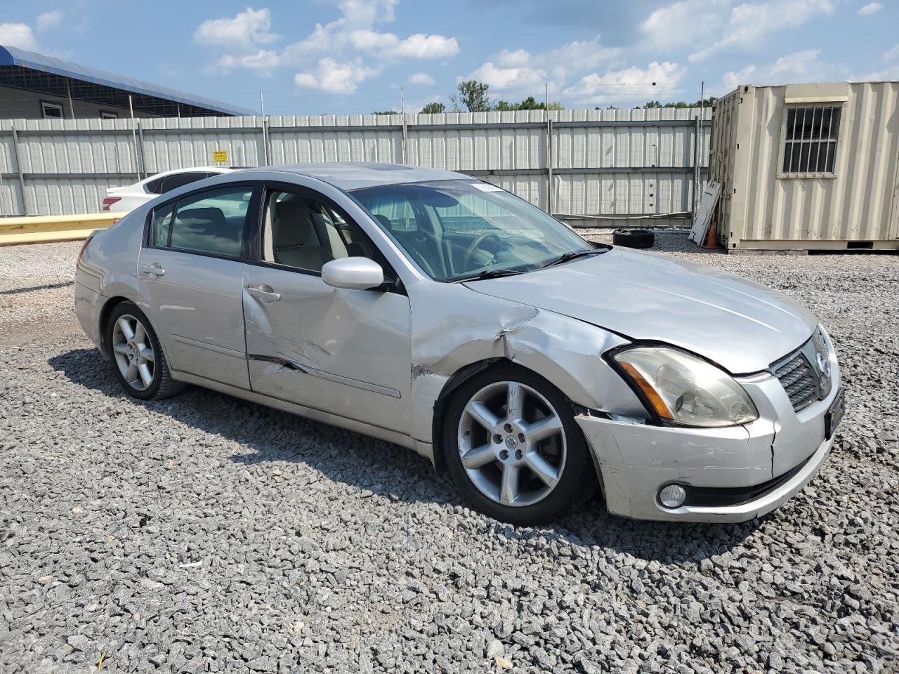2004 NISSAN Maxima