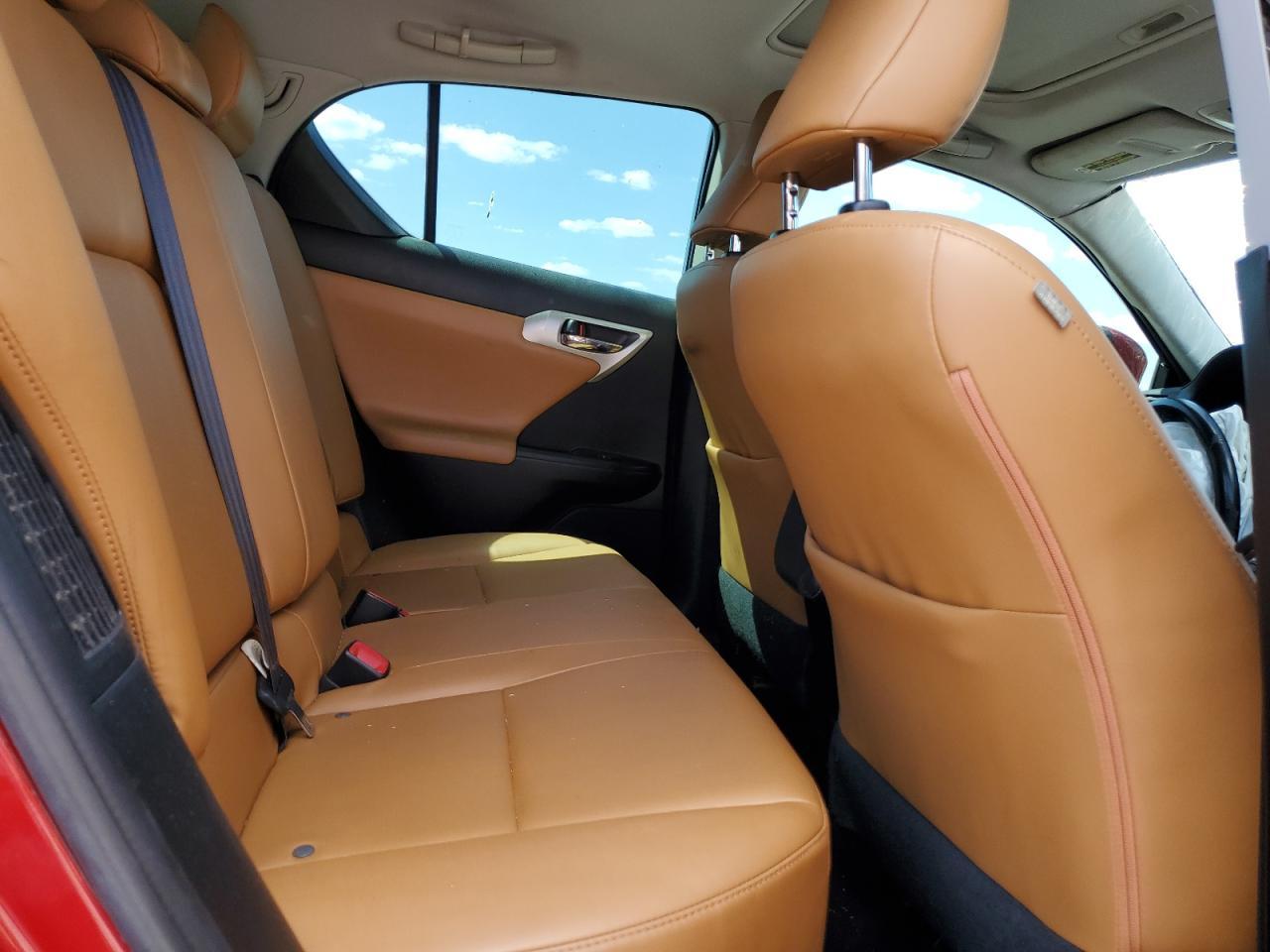 2013 LEXUS CT 200