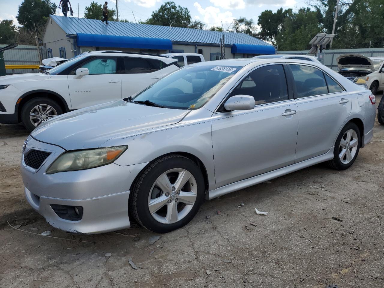 2011 TOYOTA CAMRY
