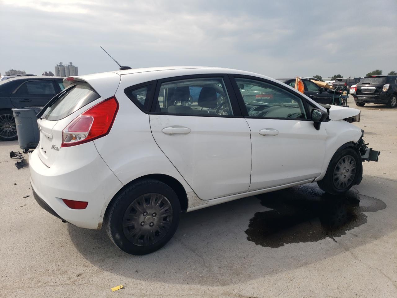 2016 FORD Fiesta