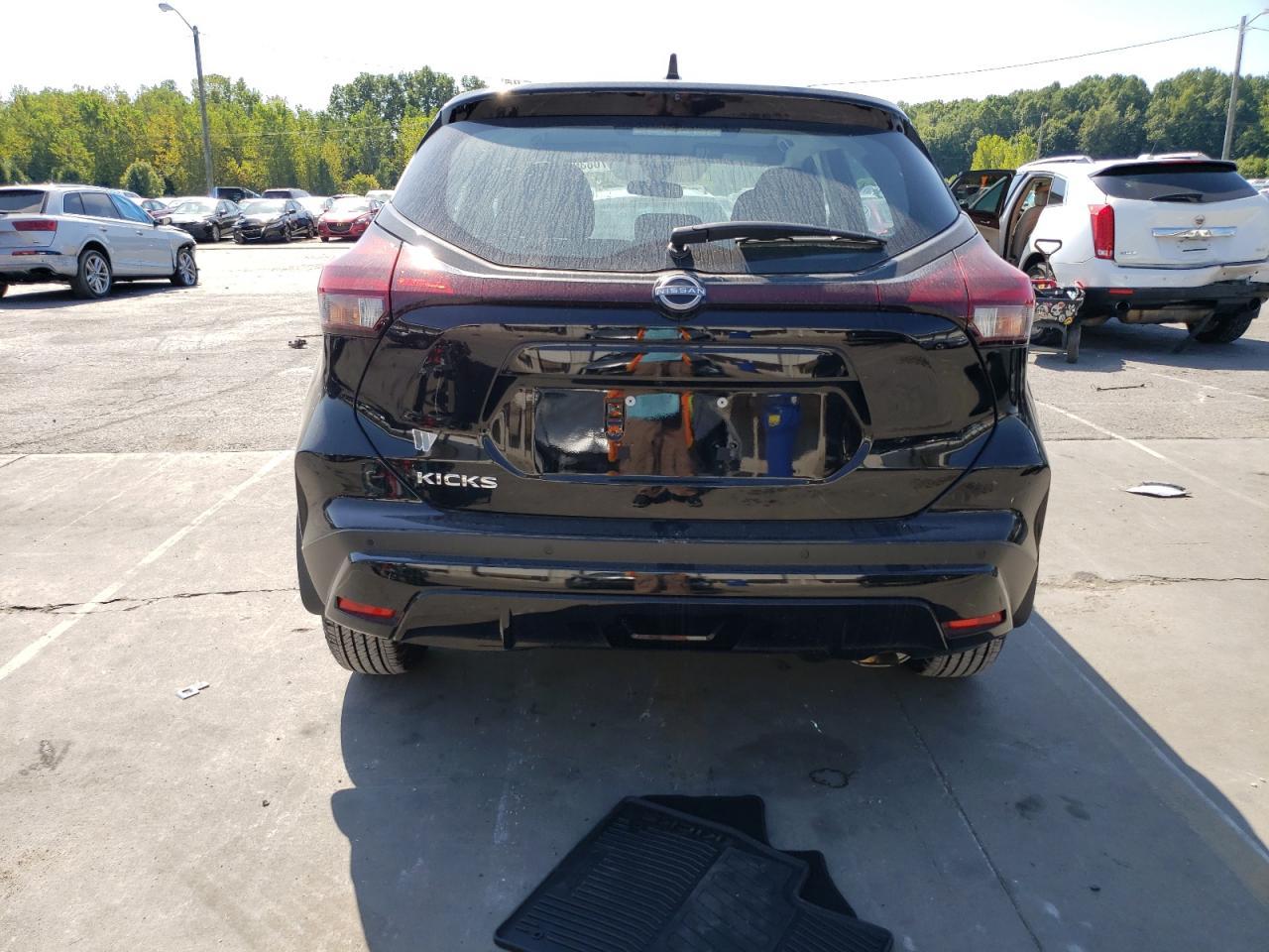 2025 NISSAN KICKS