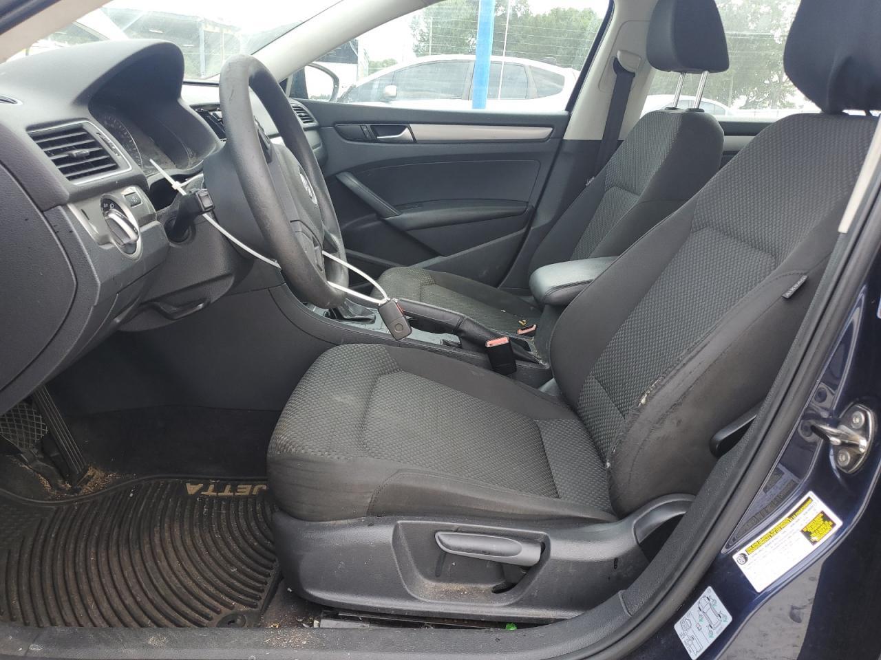 2012 VOLKSWAGEN Passat