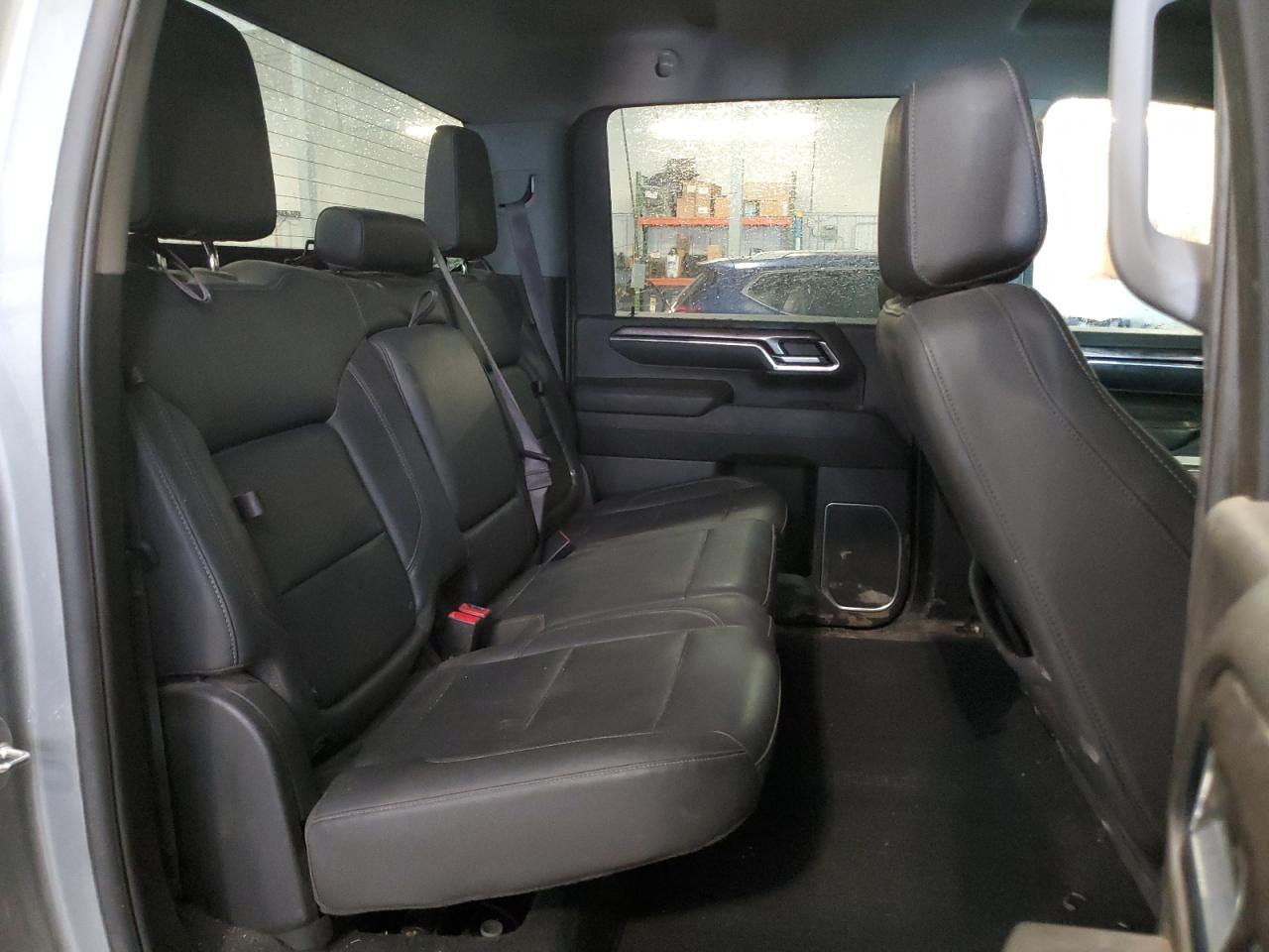 2024 CHEVROLET Silverado