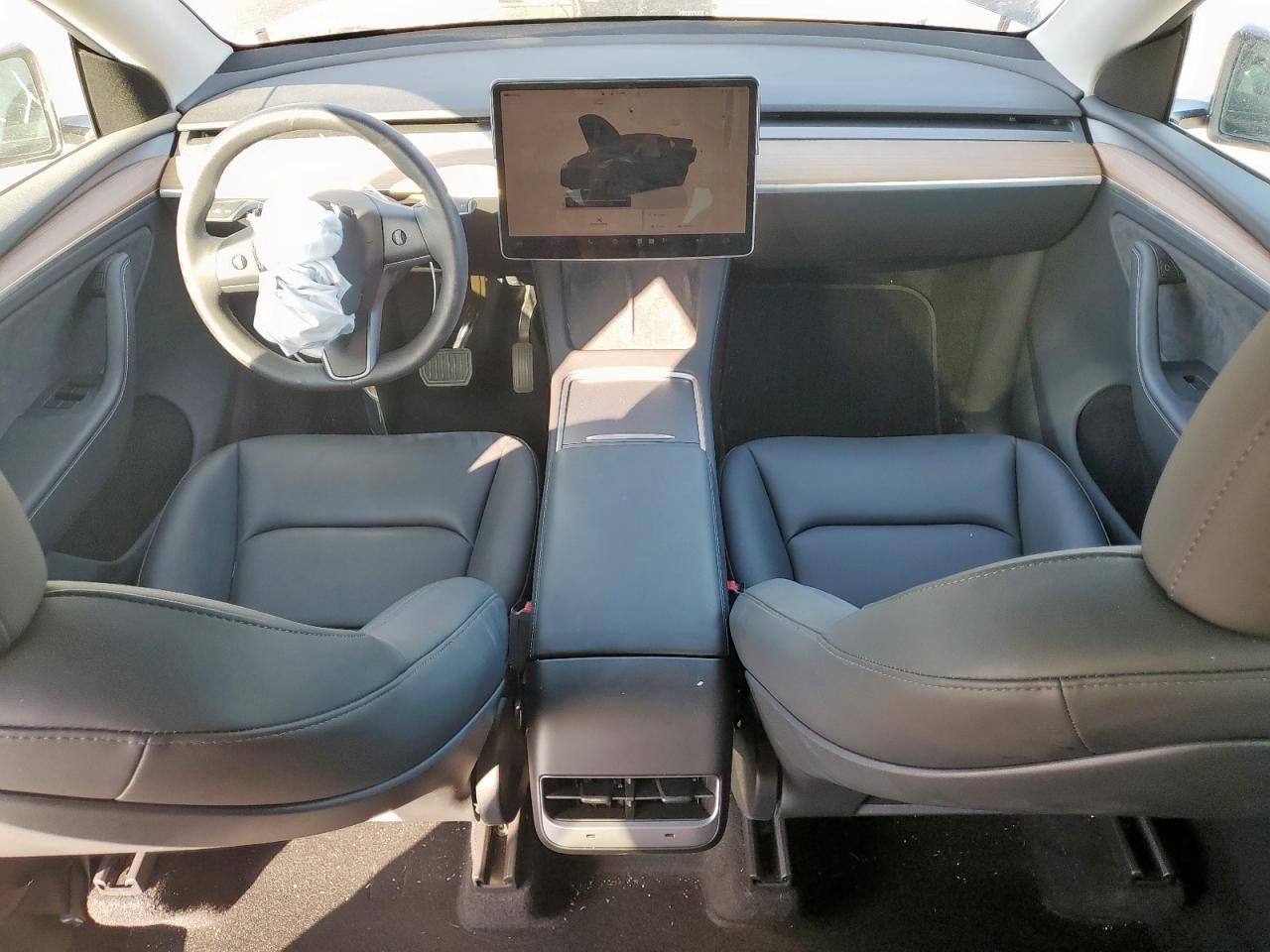2025 TESLA MODEL Y