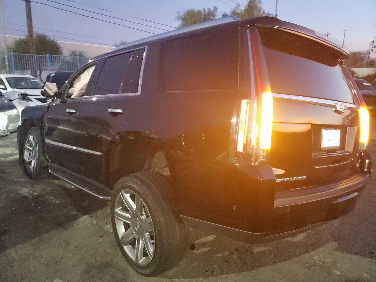 2018 CADILLAC ESCALADE