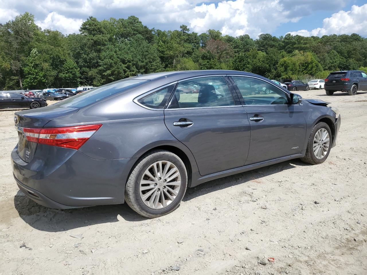 2013 TOYOTA Avalon