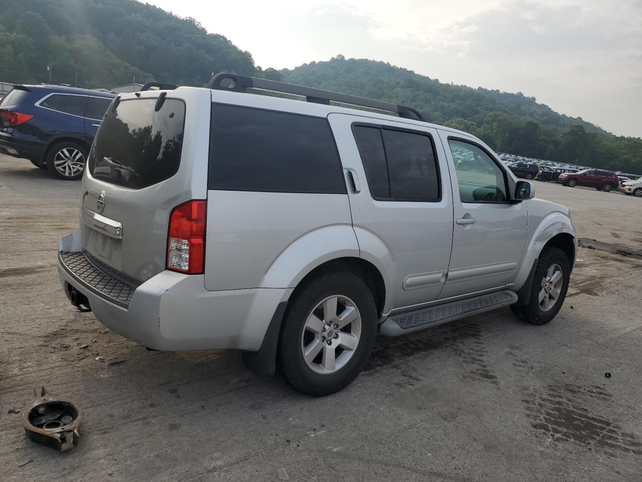 2012 NISSAN PATHFINDER