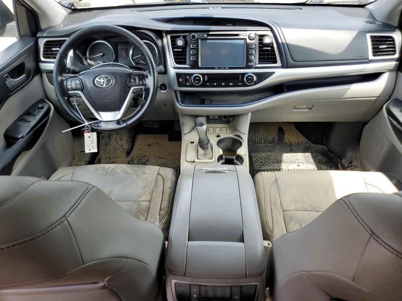 2017 TOYOTA HIGHLANDER