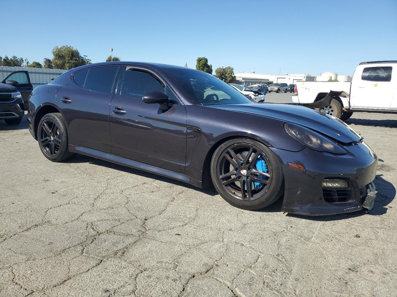 2011 PORSCHE Panamera
