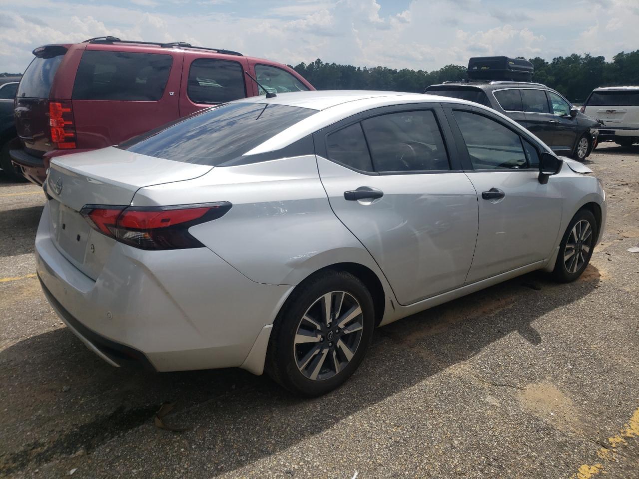 2024 NISSAN VERSA