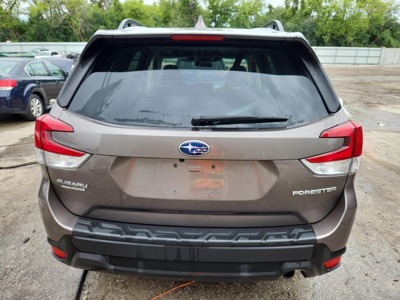 2022 SUBARU FORESTER
