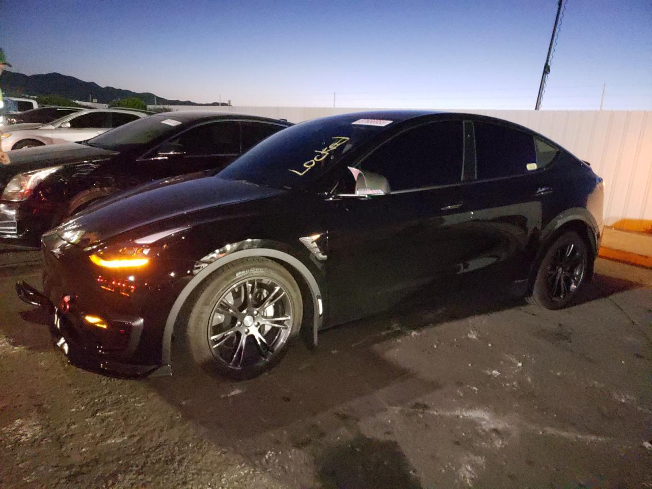 2025 TESLA MODEL Y