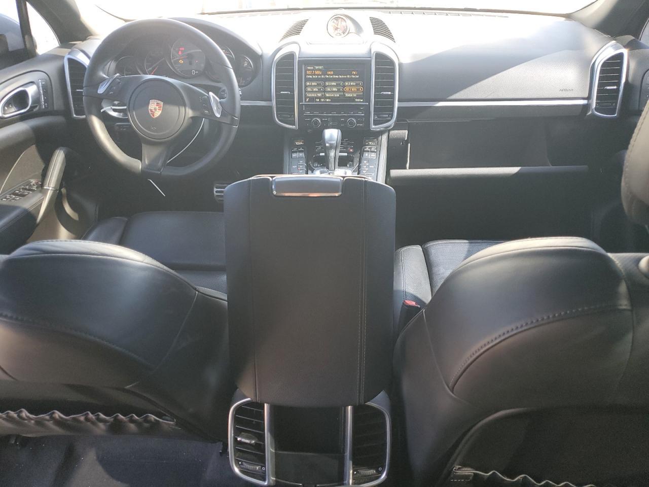 2014 PORSCHE CAYENNE