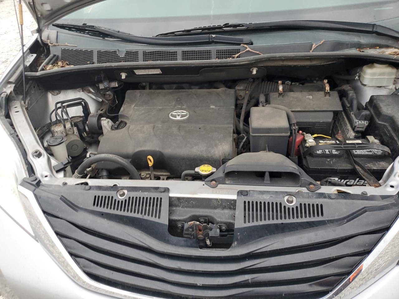 2012 TOYOTA SIENNA