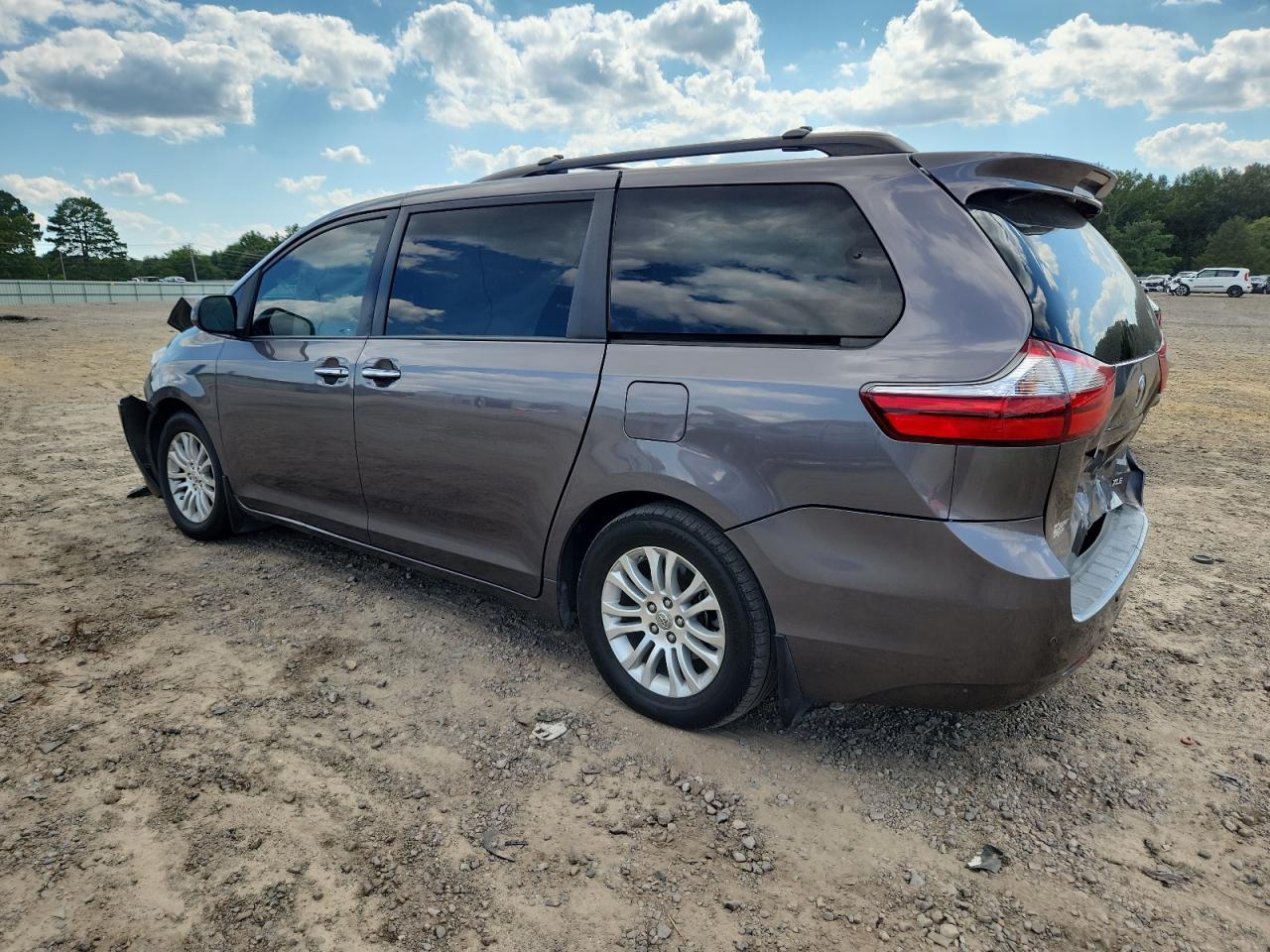 2015 TOYOTA SIENNA