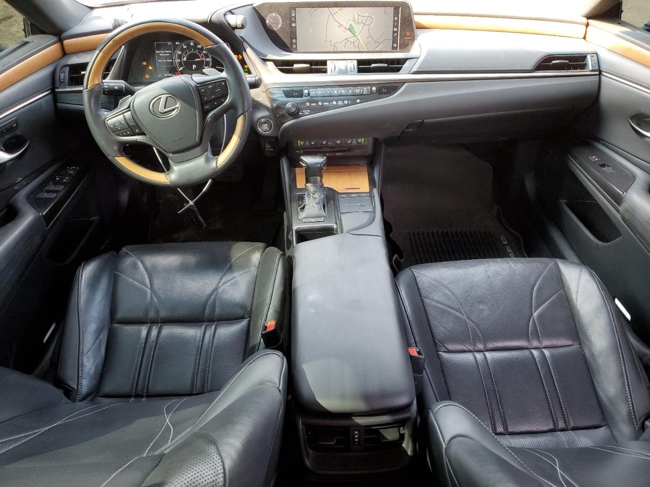 2020 LEXUS Es