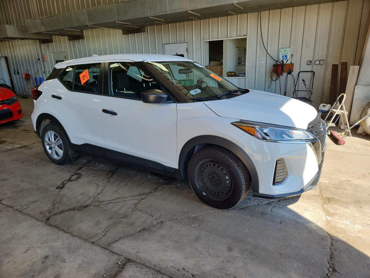 2023 NISSAN KICKS