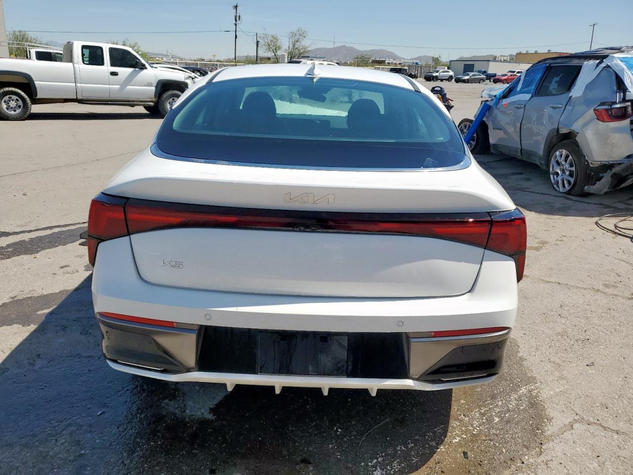2025 KIA K5