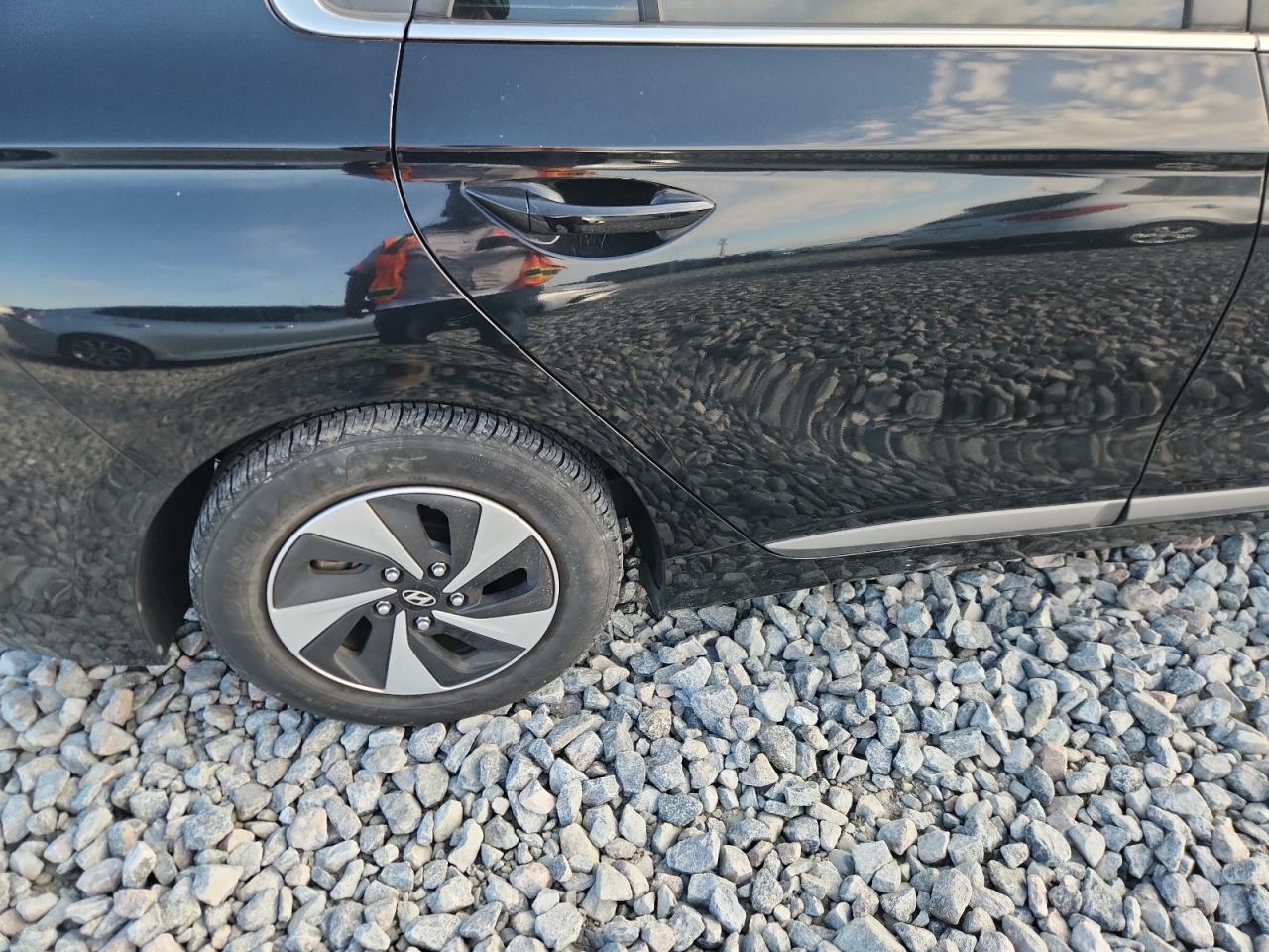 2017 HYUNDAI Ioniq